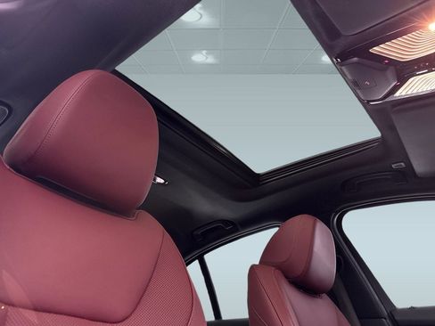 Used 2023 BMW 330i Sedan w/ Parking Assistance Package image 15