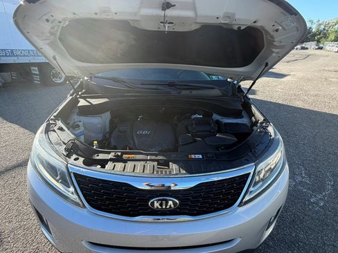 Used 2015 Kia Sorento LX FWD image 29