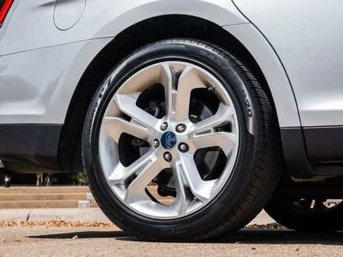 Used 2010 Ford Taurus SHO image 37