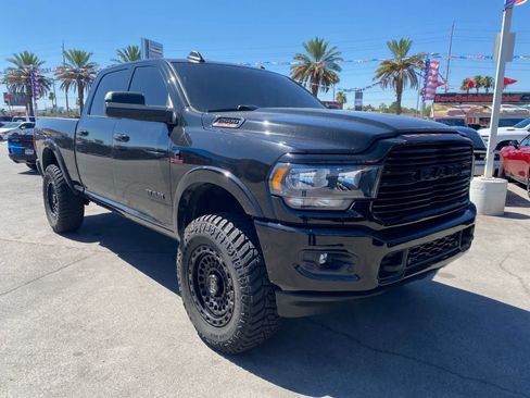 Used 2021 RAM 2500 Big Horn w/ Night Edition AWD/4WD image 3