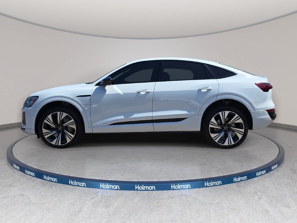 Certified 2024 Audi Q8 e-tron Prestige AWD/4WD image 8