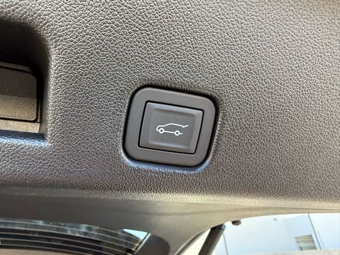 New 2026 Chevrolet Traverse LT w/ Driver Confidence Package image 20