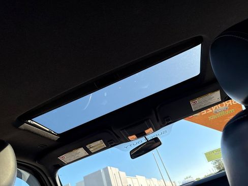 Used 2011 Ford F350 Lariat w/ Lariat Interior Pkg image 9