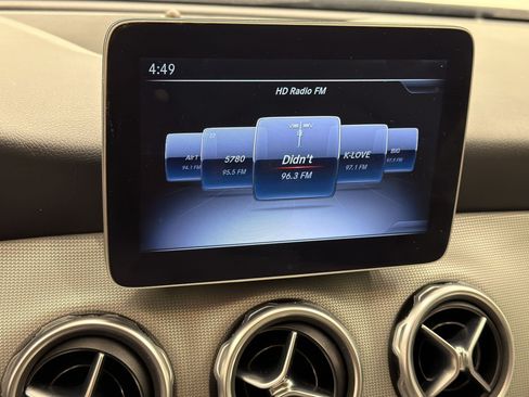 Used 2019 Mercedes-Benz GLA 250 4MATIC image 19