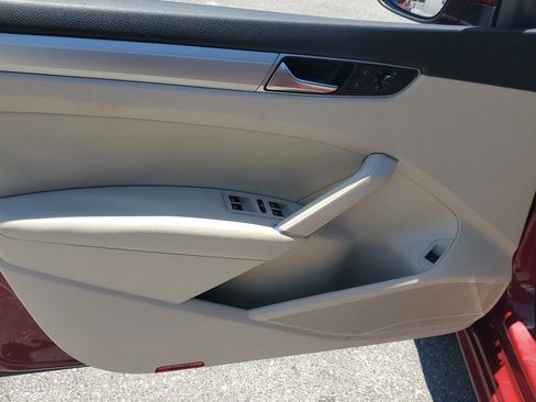 Used 2019 Volkswagen Passat 2.0T Wolfsburg w/ Wheels & Sunroof Package FWD image 20