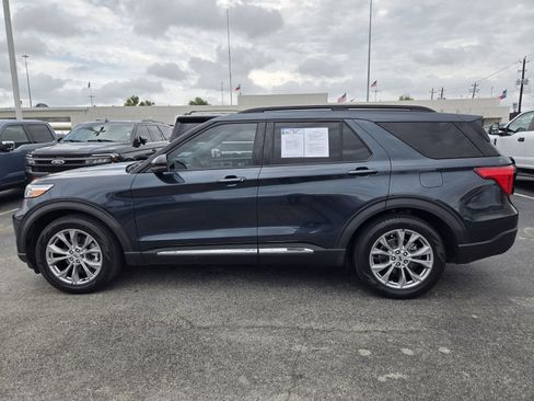 Used 2022 Ford Explorer XLT w/ Equipment Group 202A RWD image 5