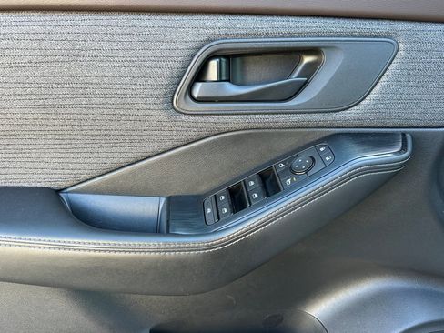 Used 2021 Nissan Rogue S image 10