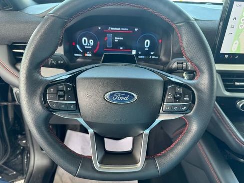 Used 2025 Ford Explorer ST-Line w/ ST-Line Street Pack image 15