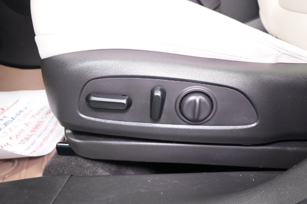 Used 2020 Buick Encore GX Essence w/ Experience Buick Package AWD/4WD image 17