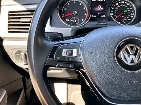 Used 2019 Volkswagen Atlas SE FWD image 24