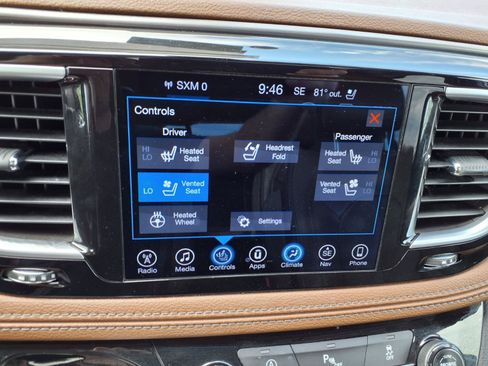 Used 2017 Chrysler Pacifica Limited w/ UConnect Theater Package FWD image 7