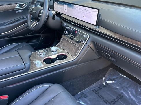 Used 2025 Genesis GV80 2.5T Prestige image 33