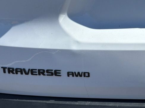 Used 2021 Chevrolet Traverse RS w/ LPO, Floor Liner Package AWD/4WD image 28