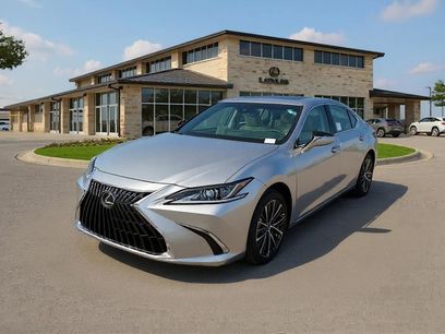 New 2025 Lexus ES 300h w/ Premium Package