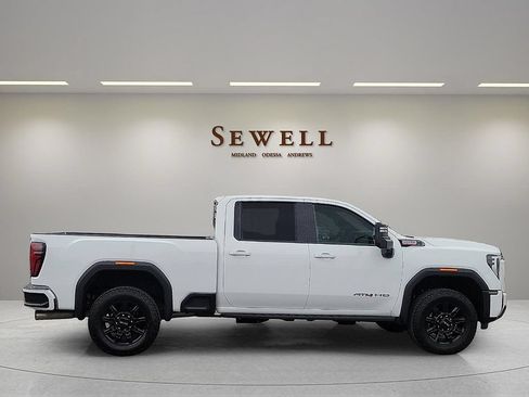 Used 2025 GMC Sierra 2500 AT4 w/ AT4 Premium Plus Package AWD/4WD image 6