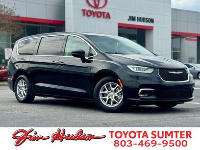 Used 2024 Chrysler Pacifica Touring-L