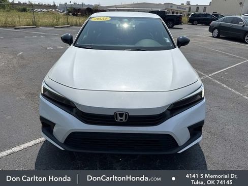 Used 2023 Honda Civic Sport image 2