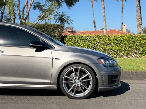 Used 2017 Volkswagen Golf 4-Door AWD/4WD image 10