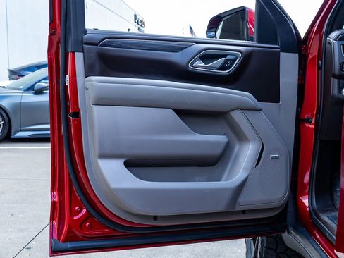 Used 2022 GMC Yukon SLT w/ SLT Premium Package RWD image 37
