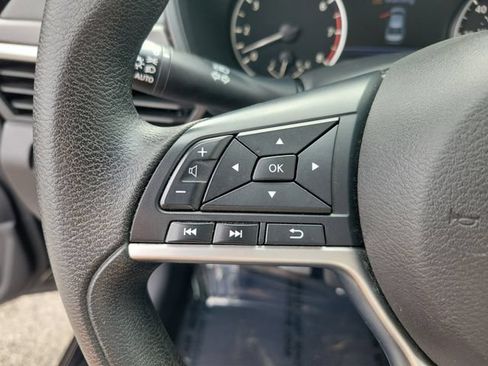 Used 2023 Nissan Altima 2.5 SV FWD image 25