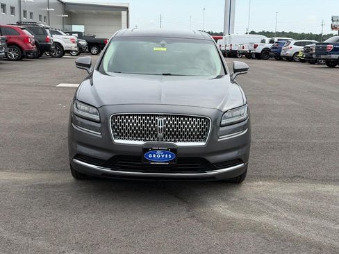 Used 2022 Lincoln Nautilus Reserve AWD/4WD image 2