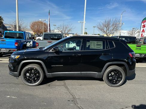 New 2026 Jeep Compass Latitude w/ Sun and Sound Group AWD/4WD image 3