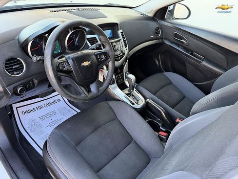 Used 2016 Chevrolet Cruze LT FWD image 13