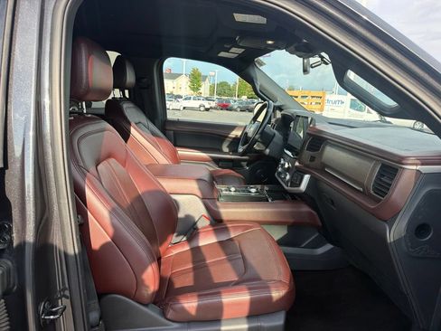 Used 2022 Ford Expedition Limited AWD/4WD image 42