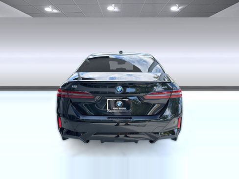 Used 2026 BMW i5 eDrive40 w/ M Sport Package RWD image 10