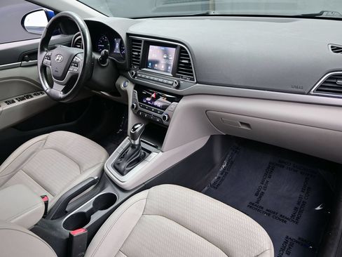 Used 2017 Hyundai Elantra Limited FWD image 13