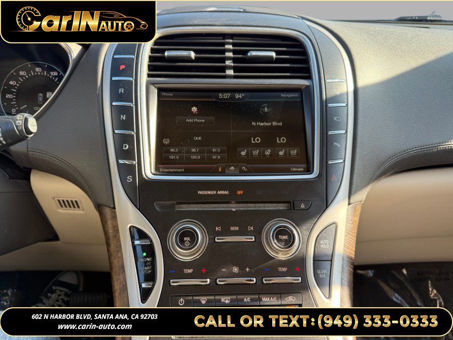 Used 2016 Lincoln MKX Reserve w/ Technology Package FWD image 17