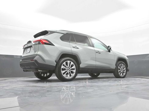 Used 2022 Toyota RAV4 XLE Premium AWD/4WD image 42