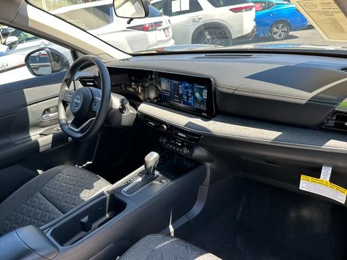 Used 2026 Nissan Kicks SV FWD image 16