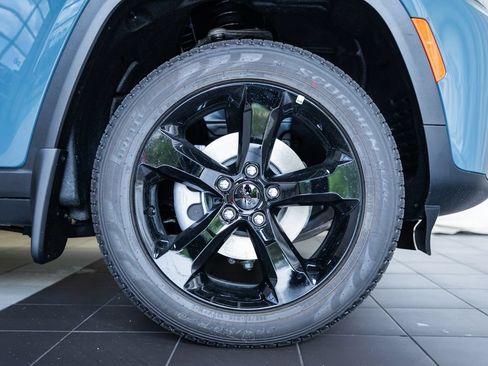 New 2026 Jeep Grand Cherokee Limited AWD/4WD image 18
