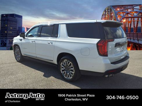 Used 2023 GMC Yukon XL Denali Ultimate image 5