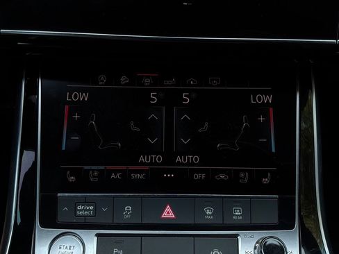 Used 2019 Audi Q8 Premium Plus w/ Premium Plus AWD/4WD image 35