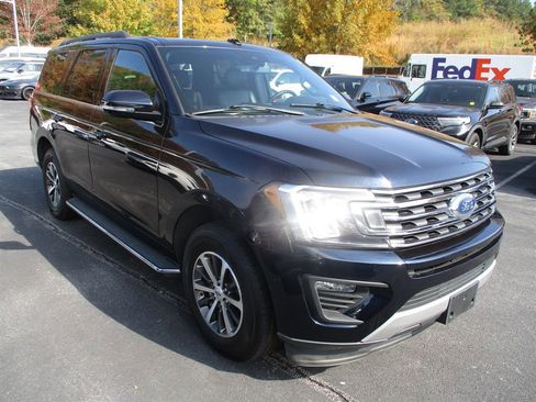Used 2021 Ford Expedition XLT image 2