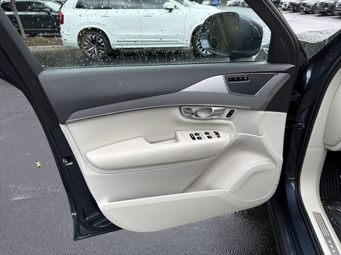 Certified 2025 Volvo XC90 B5 Core w/ Protection Package Premier AWD/4WD image 14
