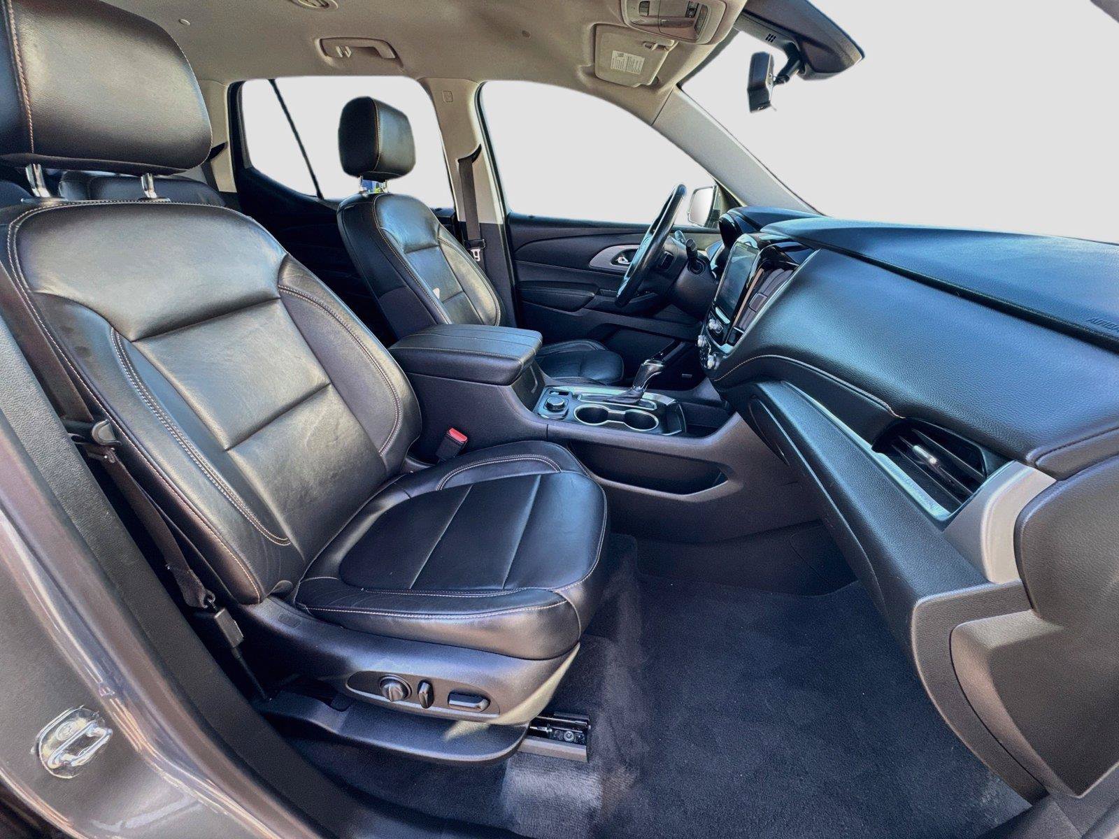 Used 2020 Chevrolet Traverse RS FWD image 31