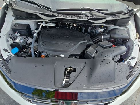Used 2025 Honda Odyssey Elite image 32