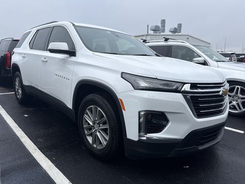 Certified 2023 Chevrolet Traverse LT image 2