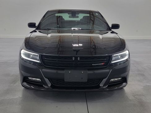 Used 2019 Dodge Charger SXT image 3