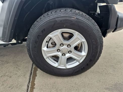 Used 2020 Jeep Wrangler Unlimited Sport S AWD/4WD image 10