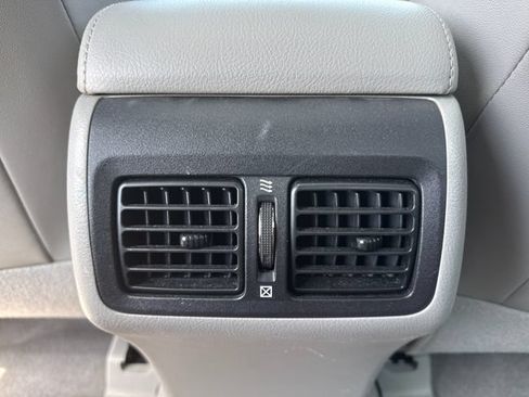 Used 2012 Toyota Camry XLE FWD image 24
