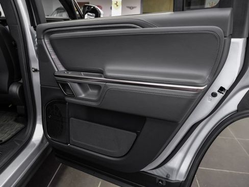 Used 2024 Rivian R1S Adventure AWD/4WD image 48