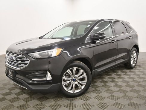 Used 2022 Ford Edge Titanium image 2
