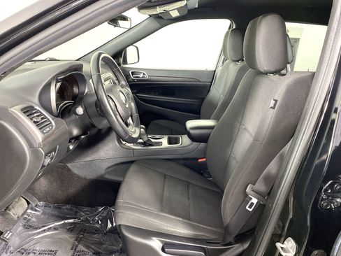 Used 2018 Jeep Grand Cherokee Laredo image 15