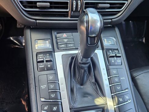 Used 2020 Porsche Macan AWD/4WD image 20