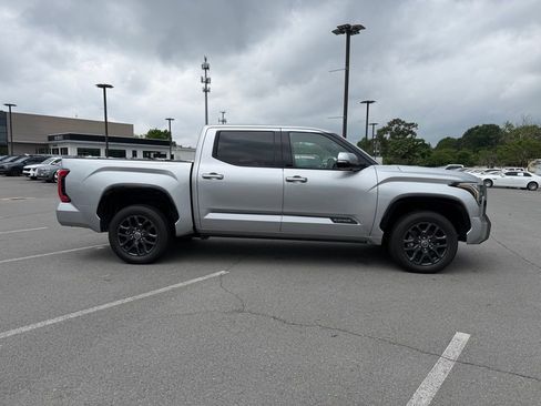 Used 2023 Toyota Tundra Platinum AWD/4WD image 9
