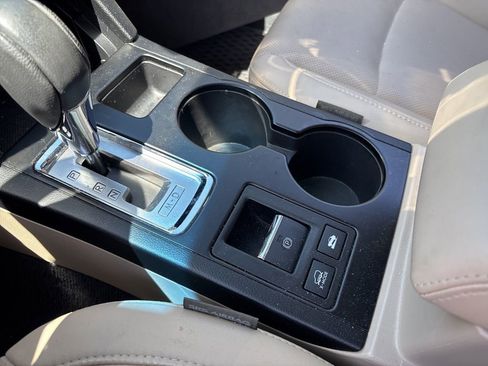 Used 2017 Subaru Outback 3.6R Limited image 21